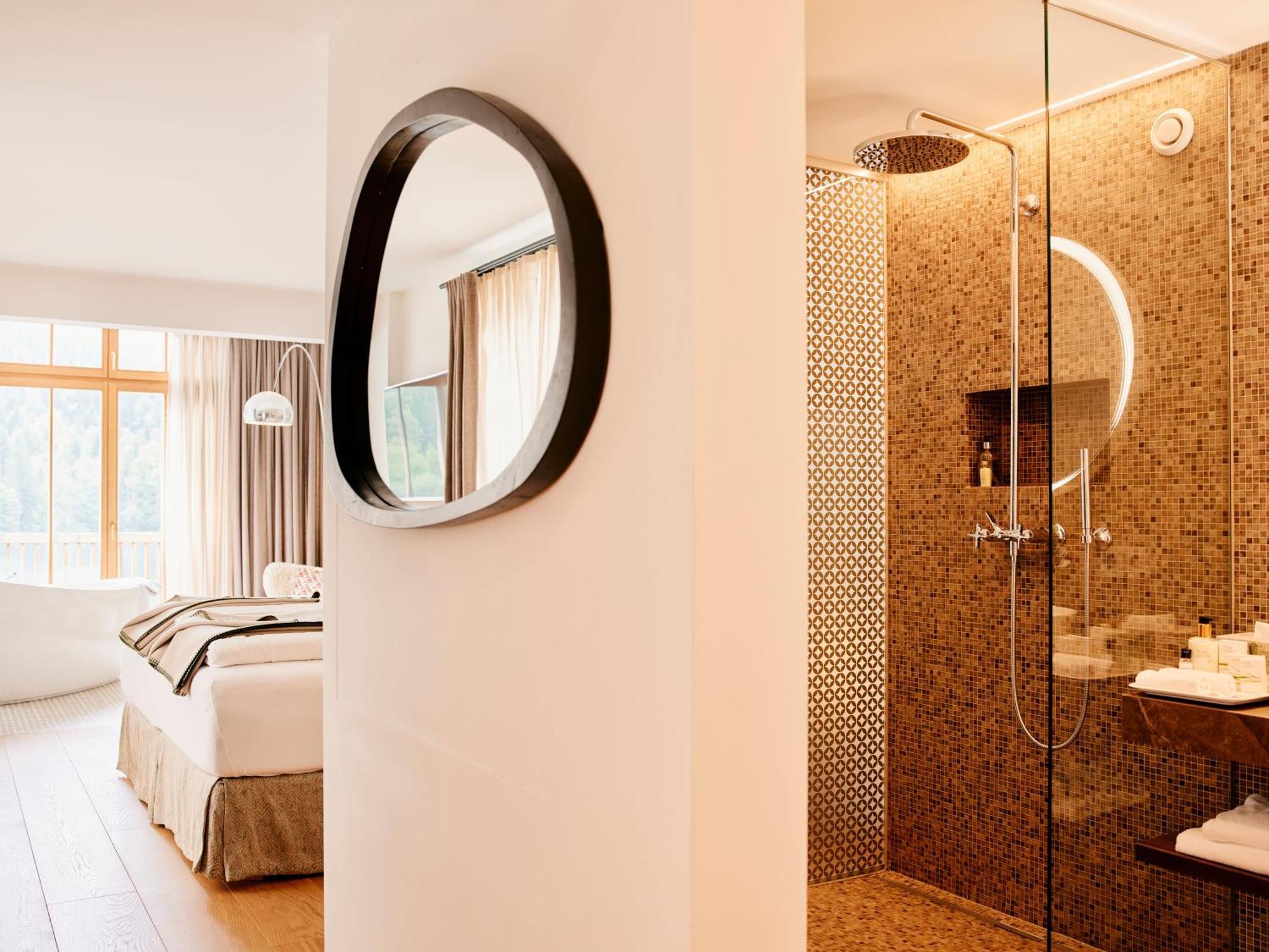 Tauroa Seehotel Grundlsee Εξωτερικό φωτογραφία